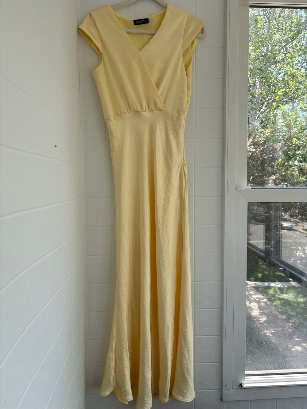 💛Phicia Butter Yellow V-Neck Cap Sleeve Maxi Dress💛